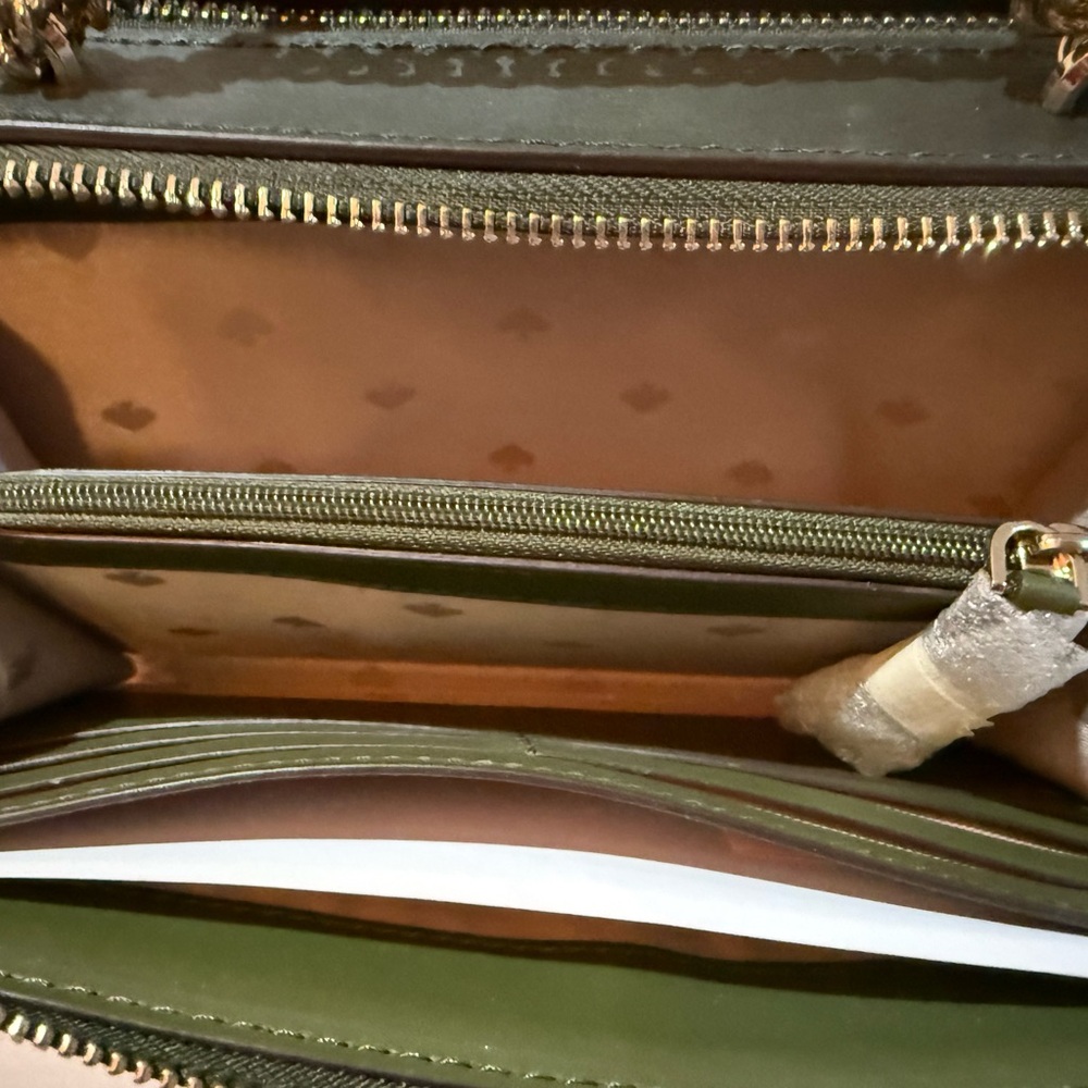 NWT Kate Spade Emerald Green Leather Crossbody Bag with Gold Chain - Picture 3 of 11